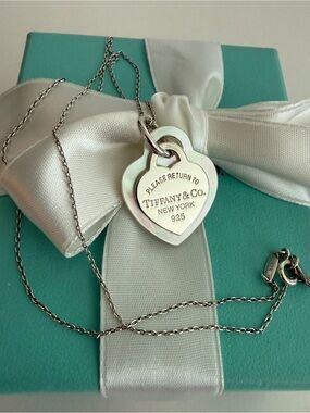 Tiffany & Co. Mother of Pearl & Small Heart Tag Necklace w/ Elsa Peretti Chain